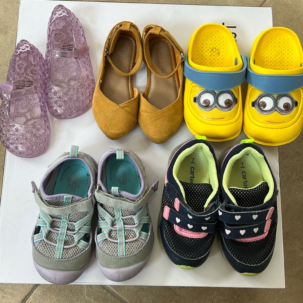 Baby girls’ shoe bundle- 2 water shoes, 2 sneakers, 1 pointed toe shoes -size 7